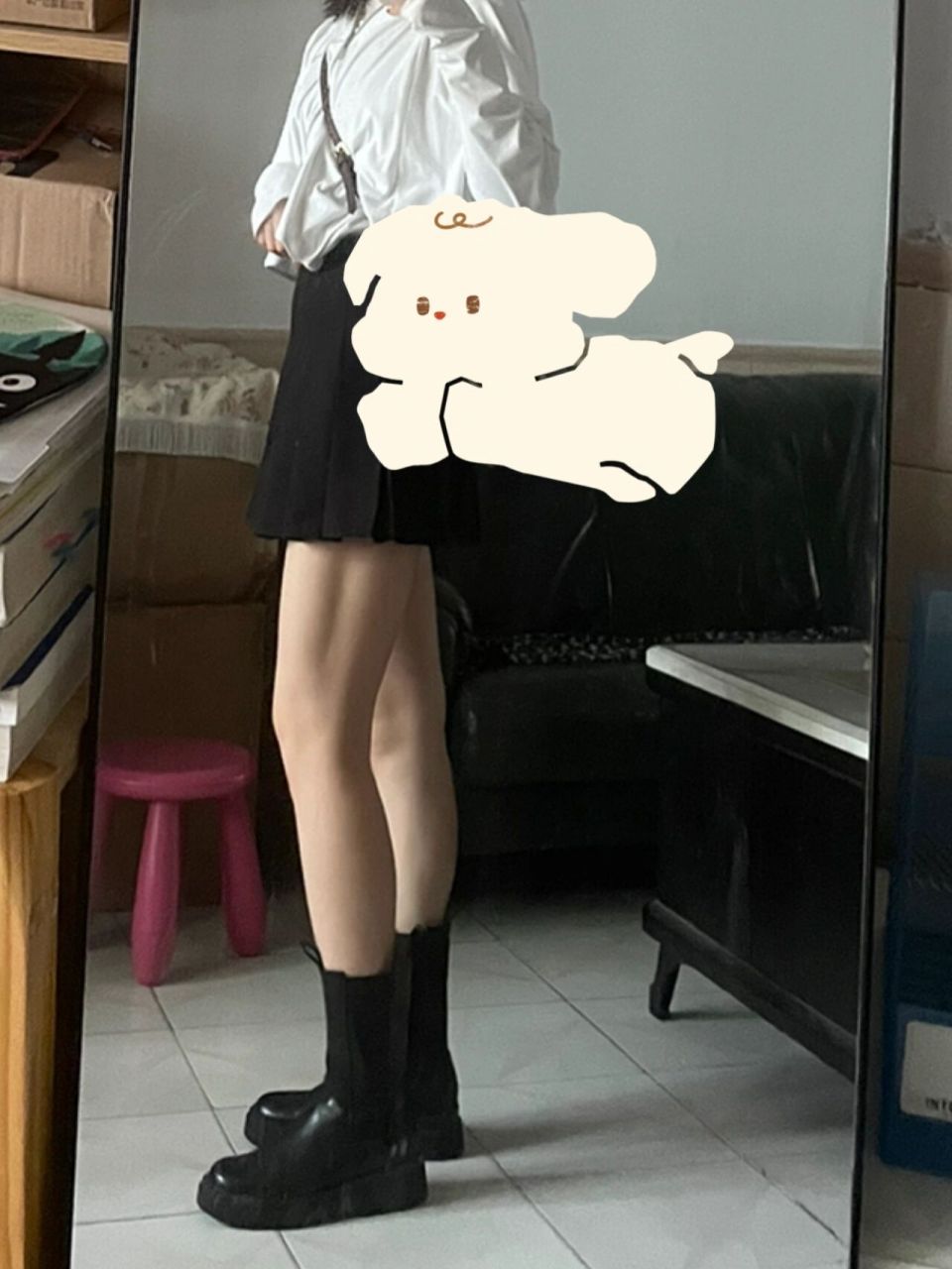 大腿的这个窝是什么,怎么改善呢 本人大腿有点粗,偏梨形,,突然发现