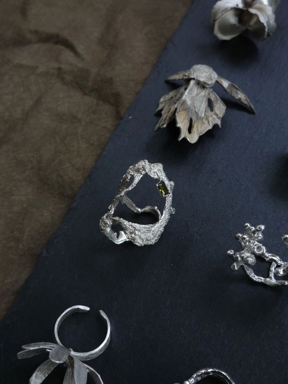 一些首饰金工课上的学生作品 四月金工课上的部分课堂作品们～ 都是