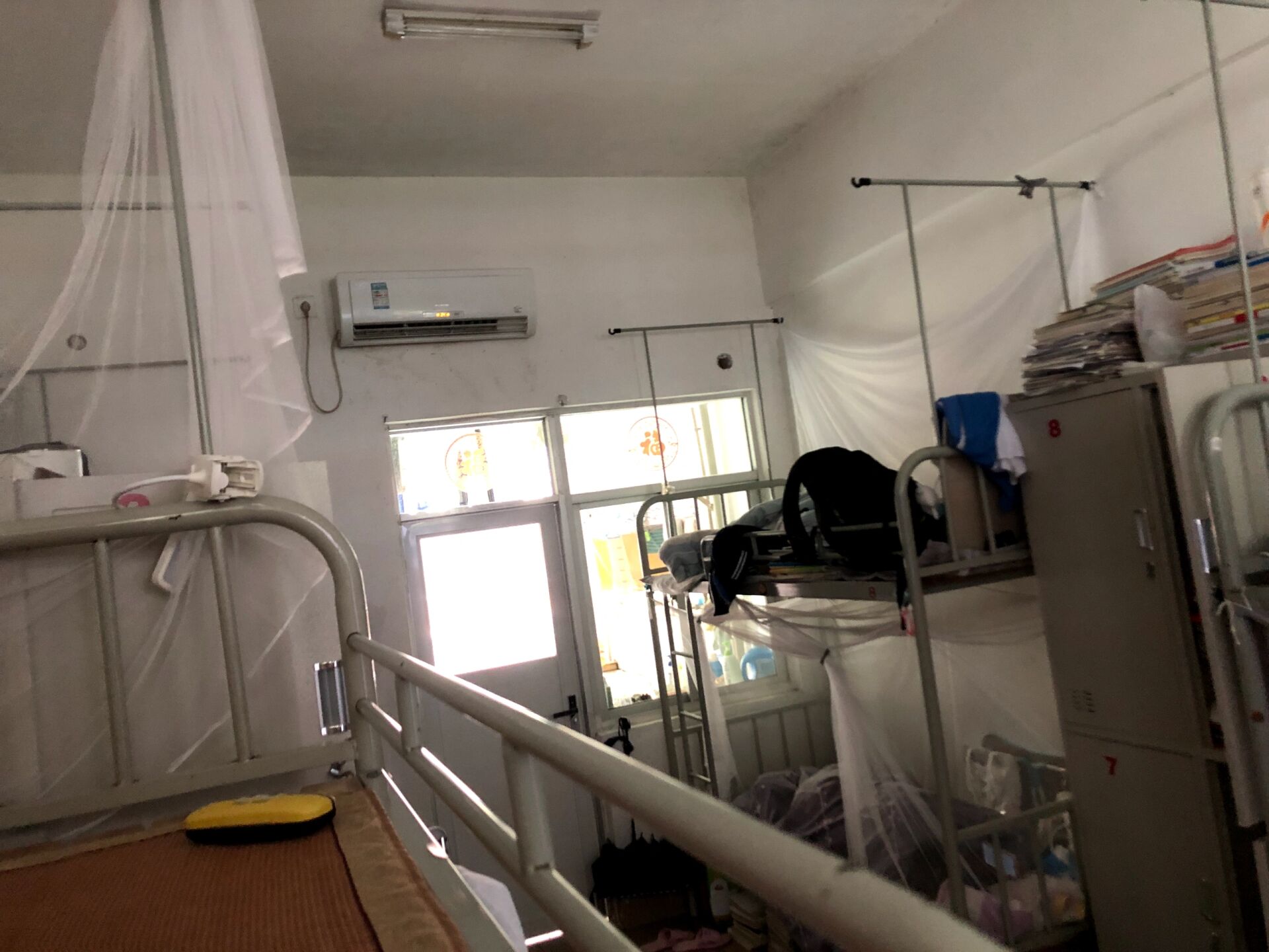 海口市琼山中学高中部宿舍详细介绍 宿舍一共有六楼 有两个楼梯 这届