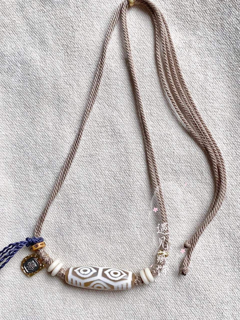 94龙年怎么能不戴龙六眼天珠90 龙纹六眼天珠与龙年的适配度不要