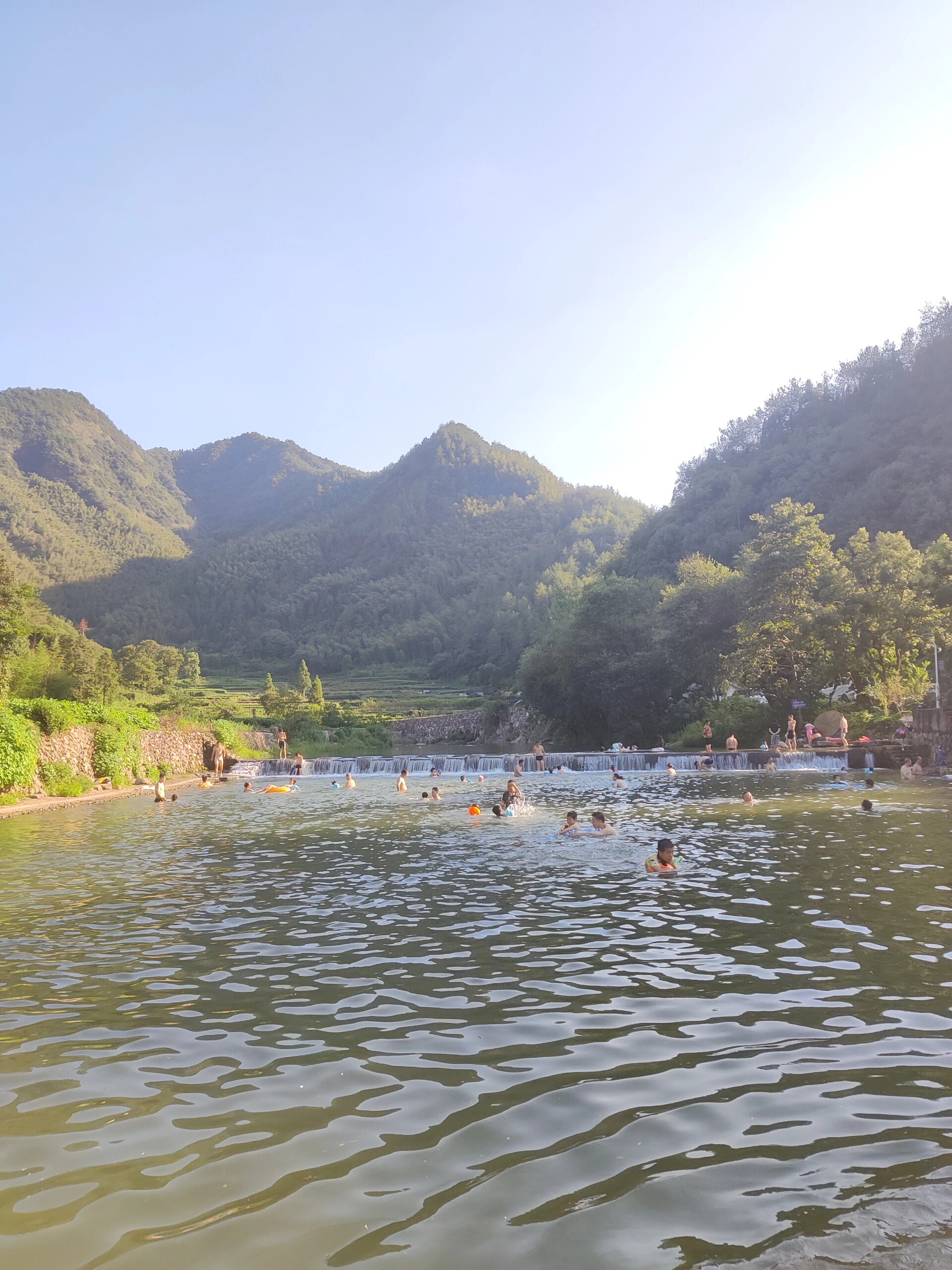 磐安游泳|冷水镇的天然浴场,清凉一夏 地址:磐安县冷水镇虬(球读音)里