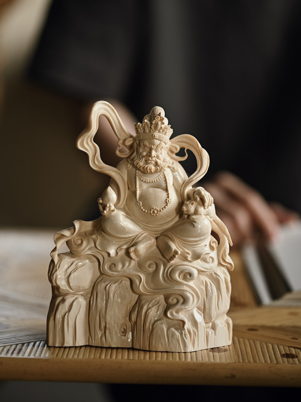 给各位补补财气 猛犸|黄财神 纯手工雕刻,雕刻饱满庄重,眉目威严有神