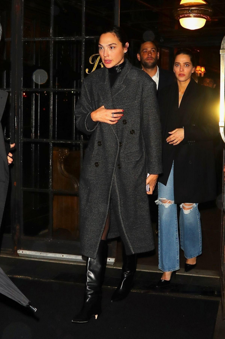 盖尔加朵纽约夜出街拍