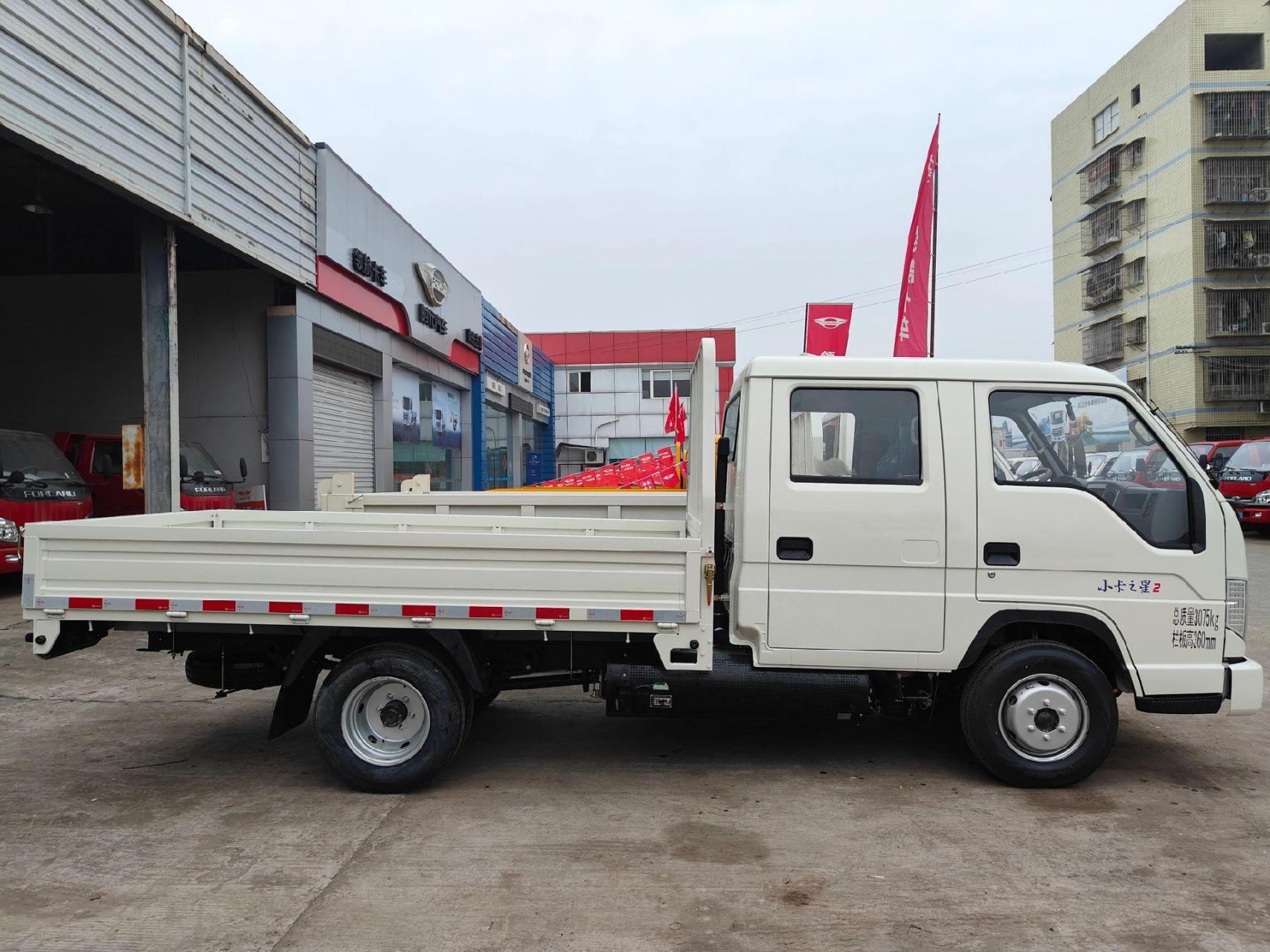 福田小卡之星 2.双排座油气两用 排量 1.6 双 80 升罐子