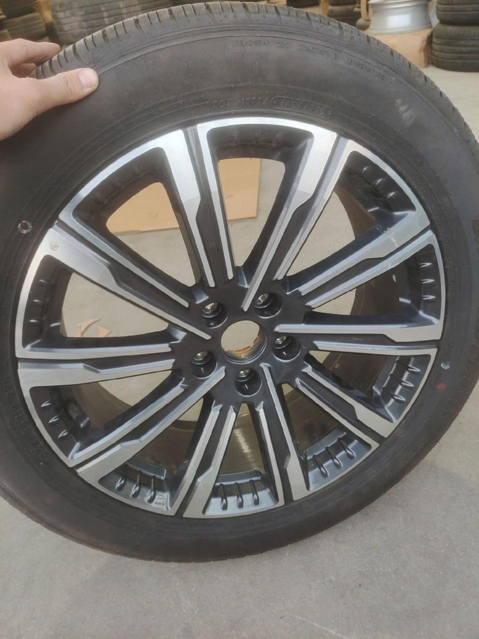 长安cs75plus轮毂轮胎 .