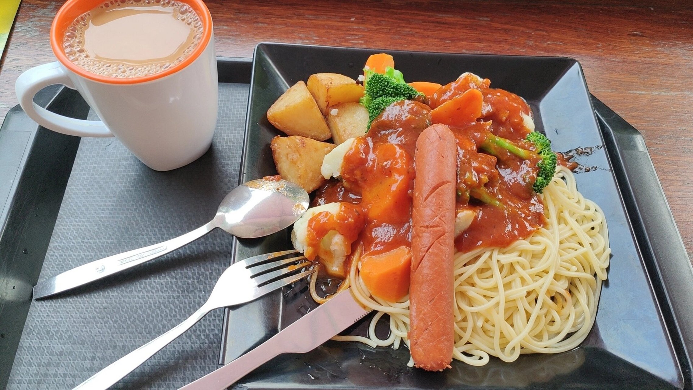 香港中文大学30个食堂之一的众志堂菜单 香港中文大学的食堂总共有30