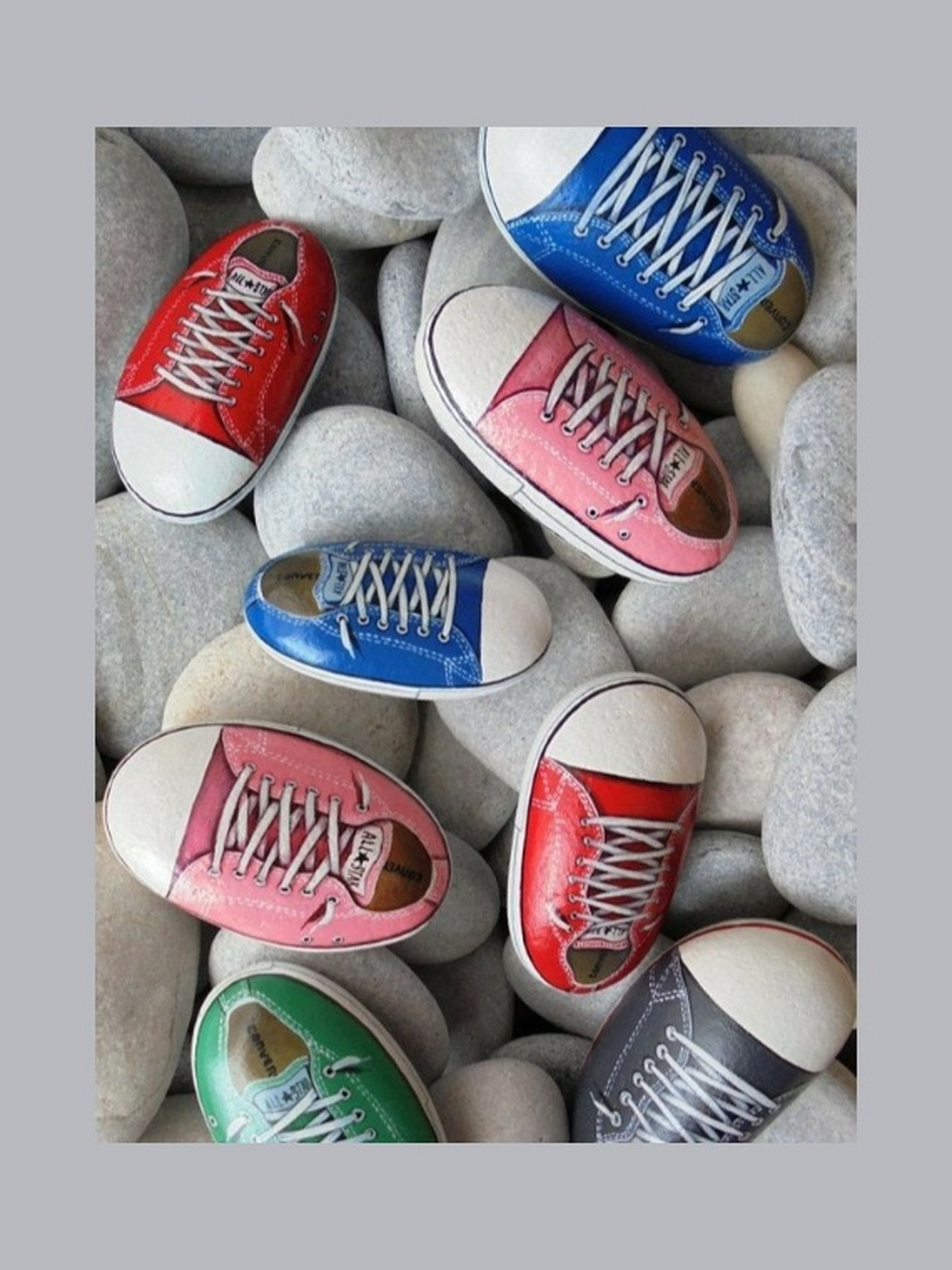 手绘石头画 卡哇伊的小鞋子 #手绘石头画