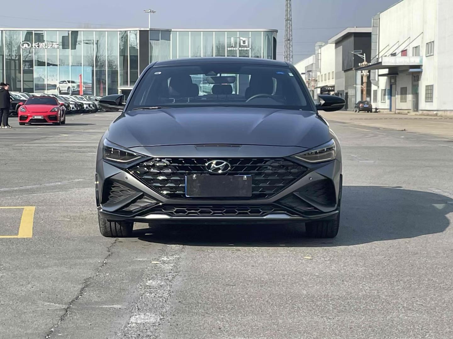 现代菲斯塔最顶配,带方向盘加热,无线充电,配置到顶,1.