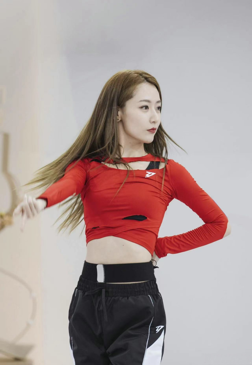 关智斌上哥哥前进姐姐群取经##容祖儿说关智斌社交要请教twins# 们