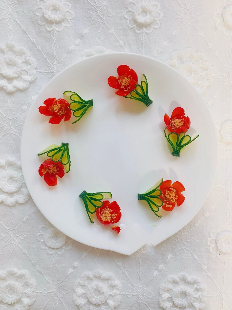 盘饰|圣女果花摆盘～91 食材:圣女果,黄瓜