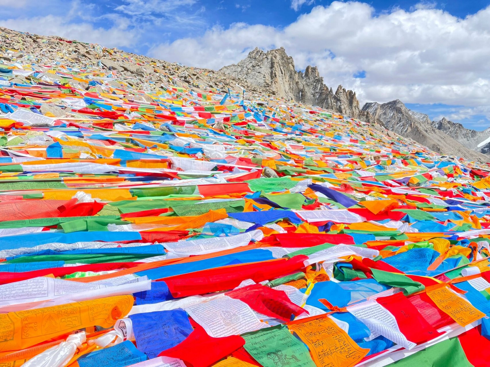 冈仁波齐 刷到冈然波齐震撼的俯视图,女娲娘娘俯身小息的画面,在感叹