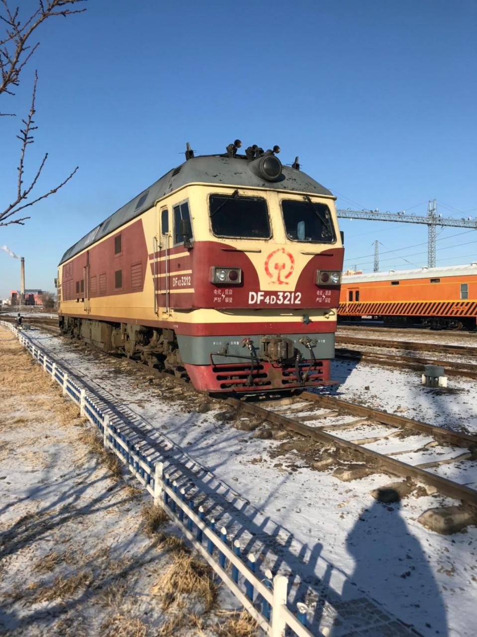 东风4d型内燃机车 (老虎)(花老虎)(乌克兰)