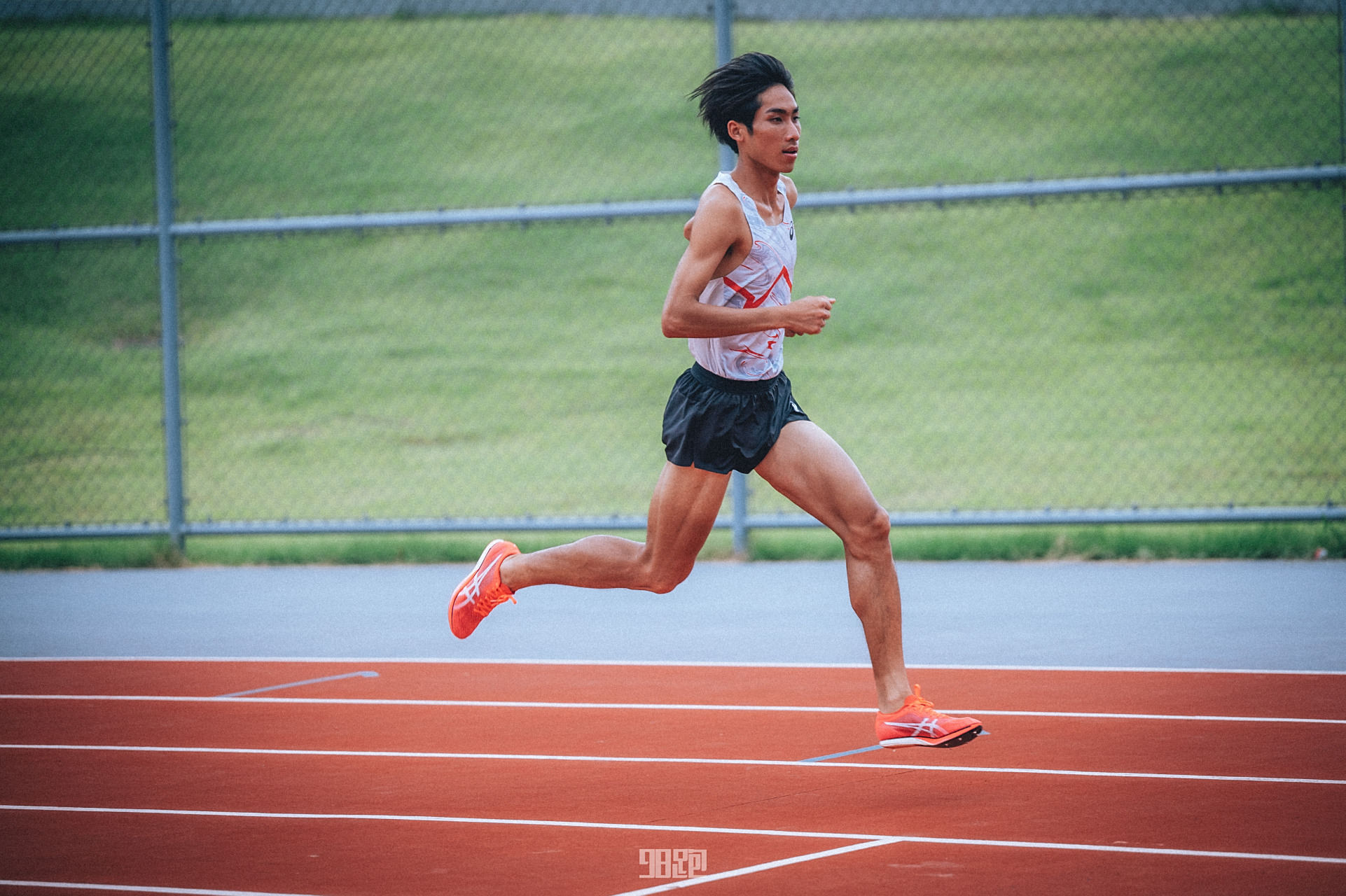 愿少年 乘风破浪  #98跑陪你聊跑步# 刘刘刘德助