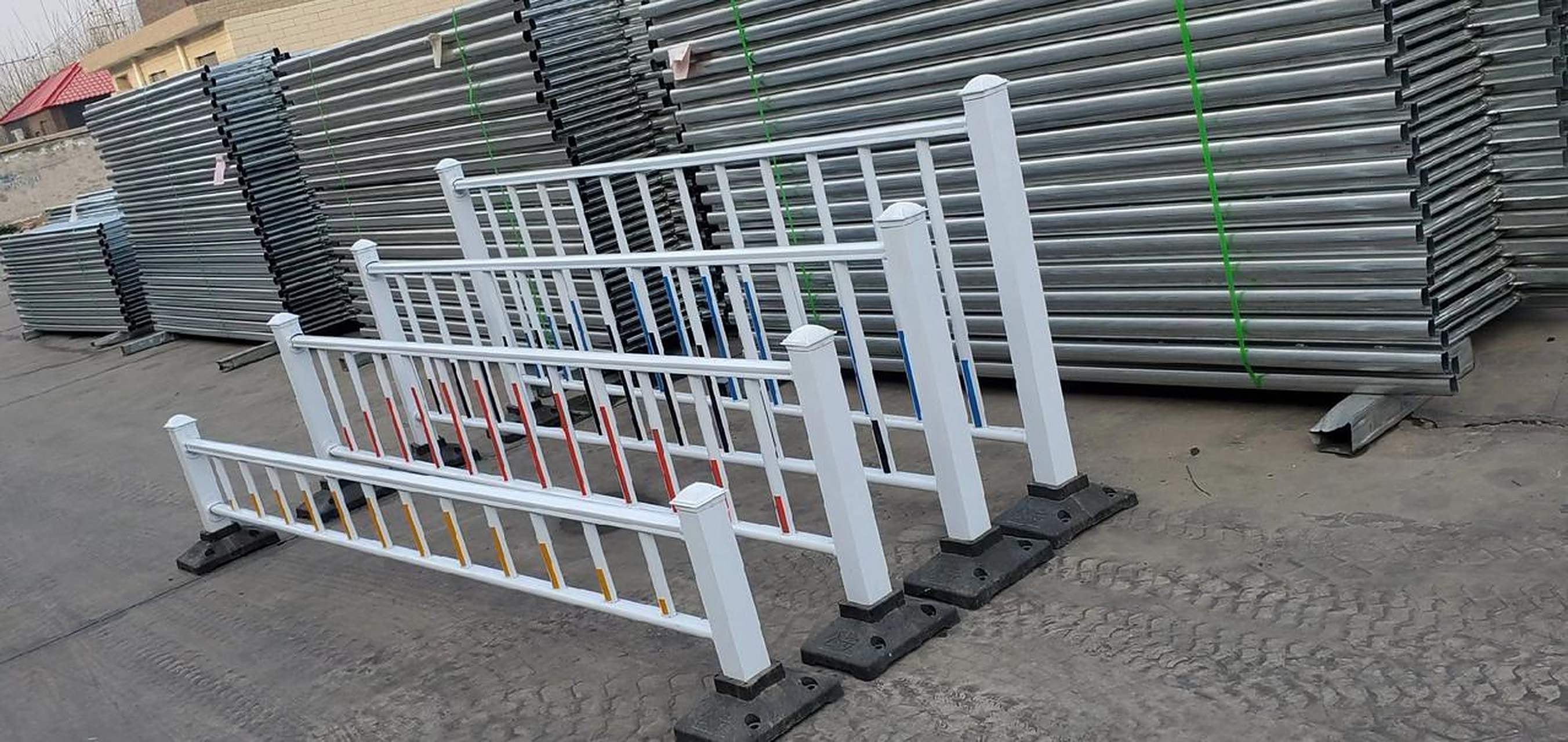 市政护栏 市政护栏厂家 草坪护栏 道路护栏 锌钢护栏 市政道路护栏