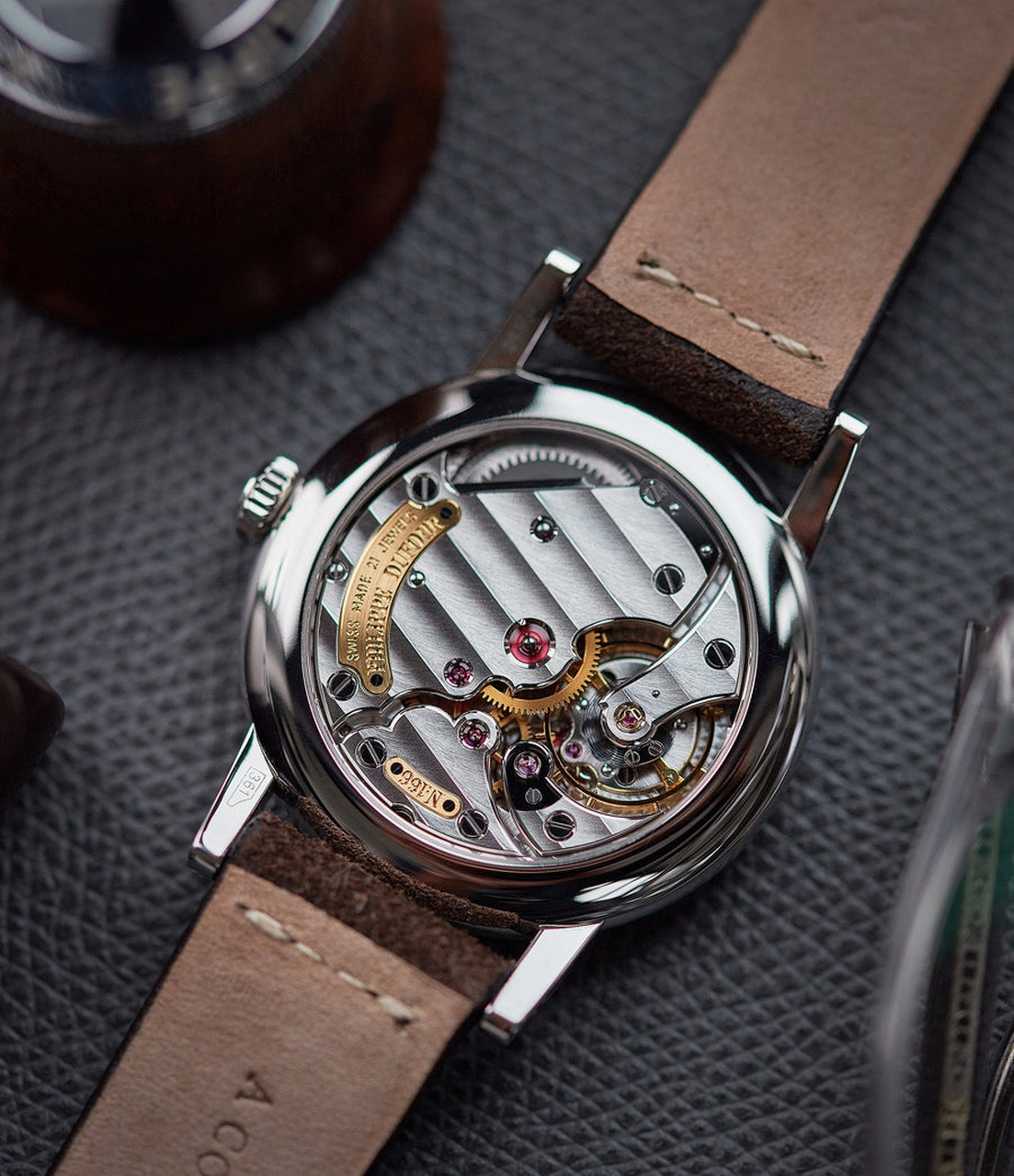 学成毕业后,philippe dufour的第一份工作是在积家,期间被派往