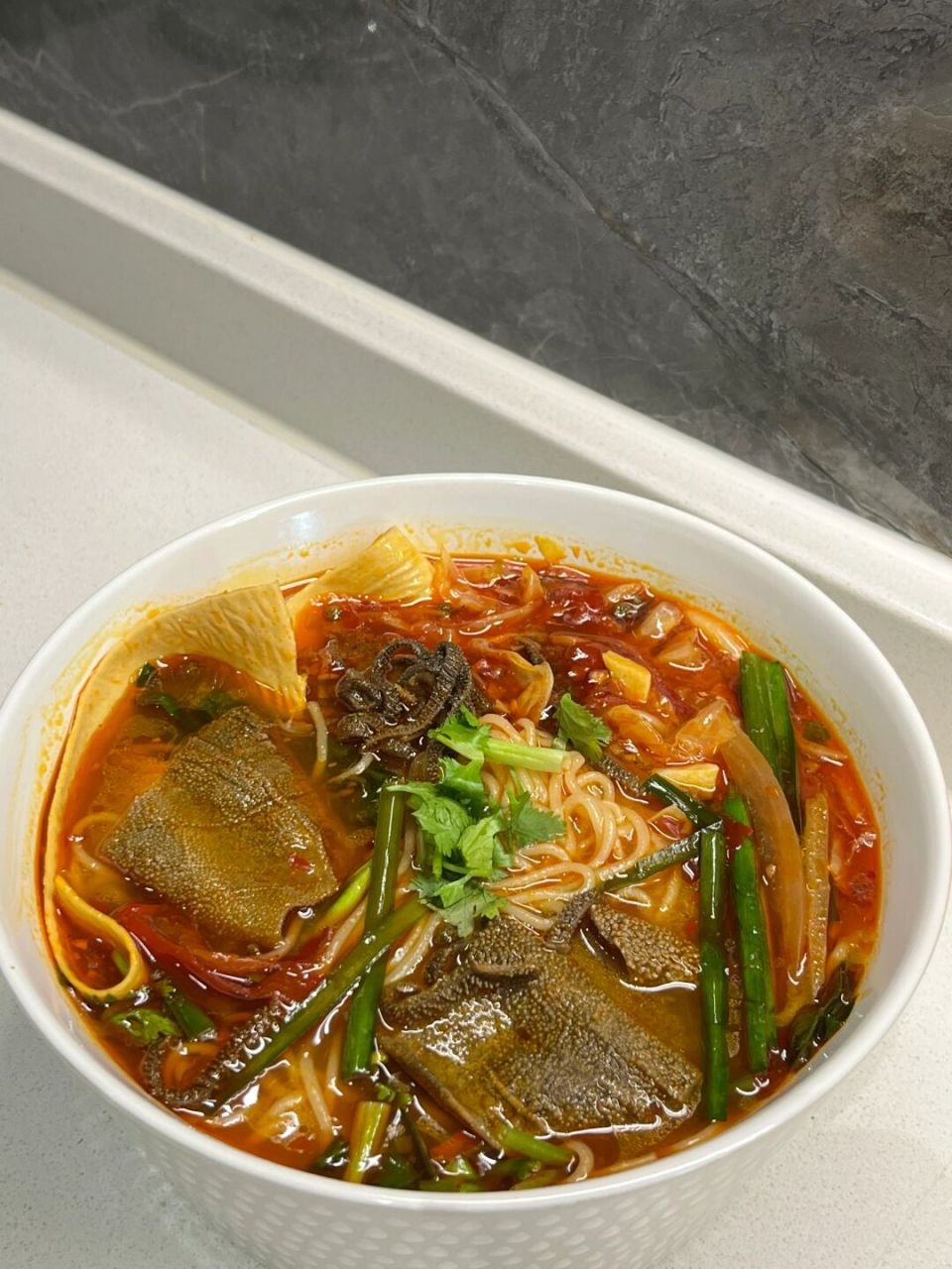 巨巨好吃的泡椒毛肚米线00(附教程) 米线这样做也太香了吧 麻辣鲜香