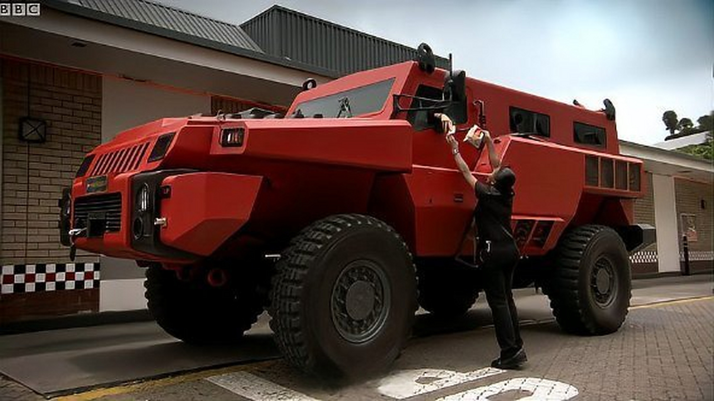 《地表最强硬派越野,派拉蒙掠夺者,这才是猛男该有的车!