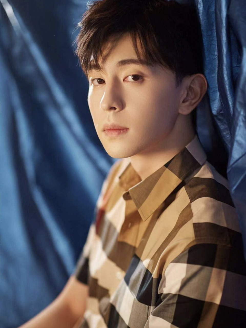 高清壁纸|邓伦出道九周年快乐98 最后两张可以做微信背景图 (最后一