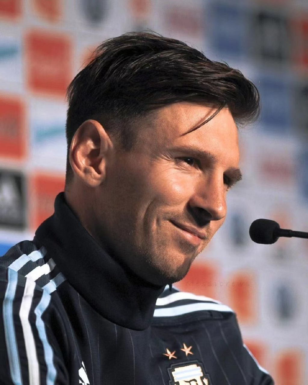 我都快忘了没胡子的梅西多么好看 多年以后,我想我还会记得那个在巴萨