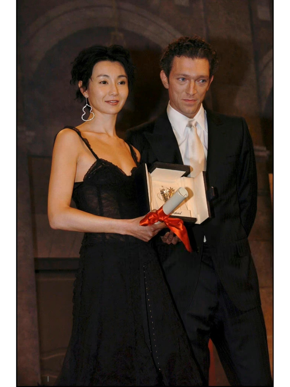 张曼玉和qeelin 原来qeelin是被张曼玉在戛纳一戴成名的 那一年是2004