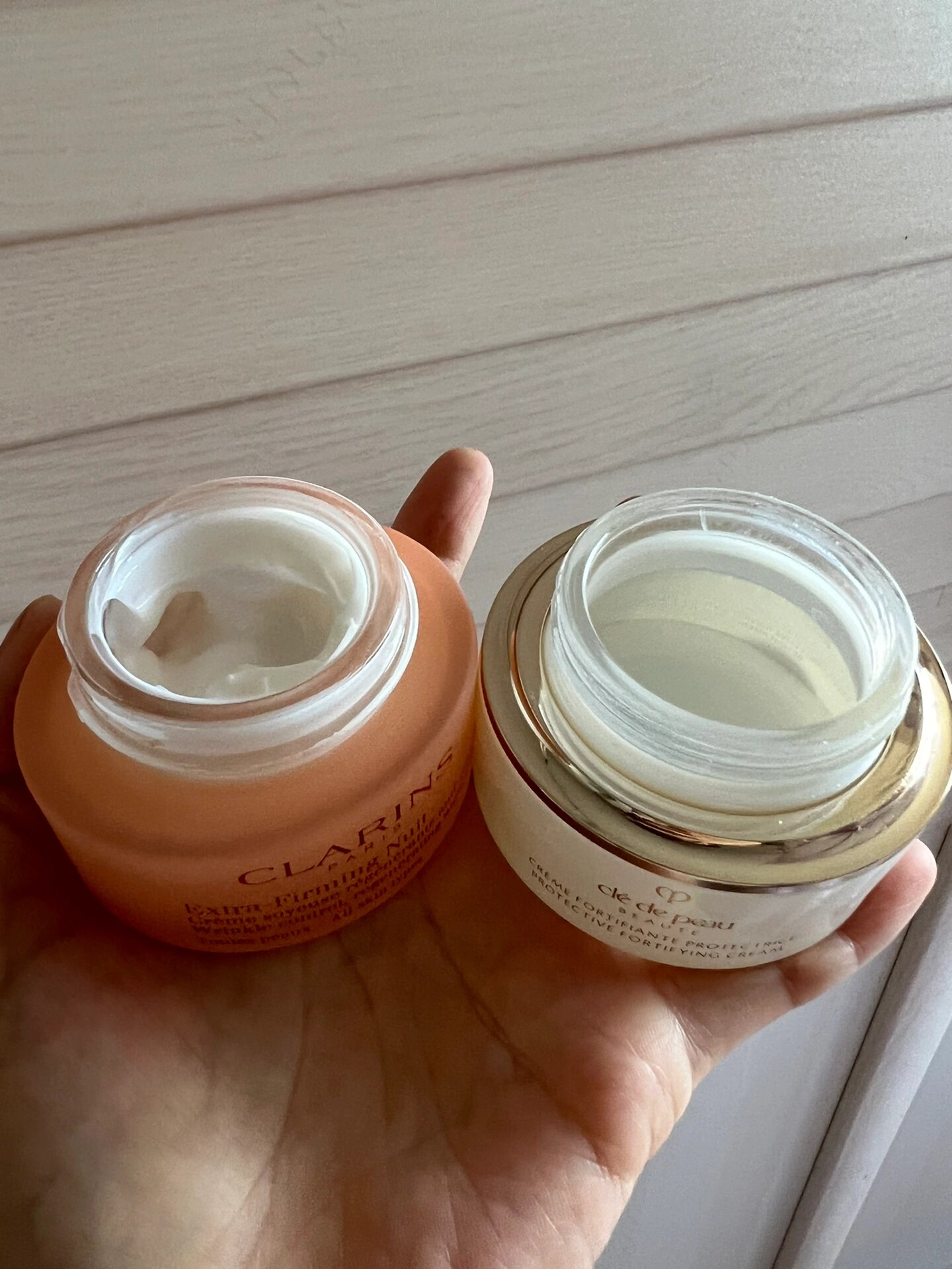 娇韵诗弹簧霜晚霜 cpb用完了,开一瓶娇韵诗弹簧霜,冰激淋样的质地,特