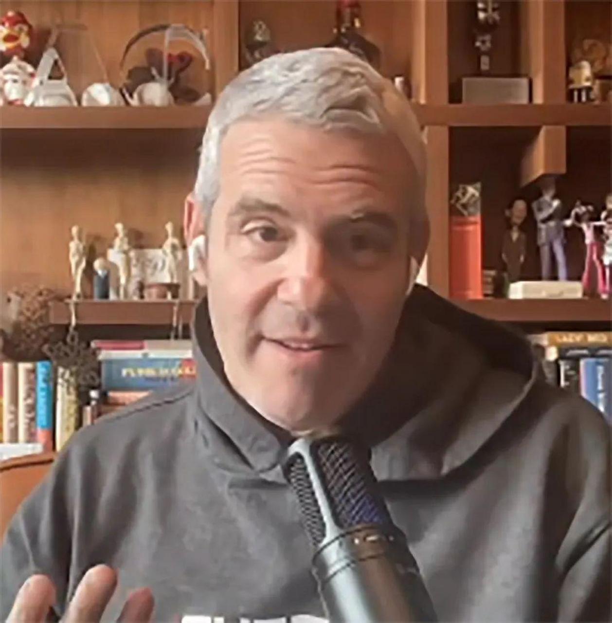 著名电台主持人 andy cohen 最近在新的节目中澄清自己的性倾向.