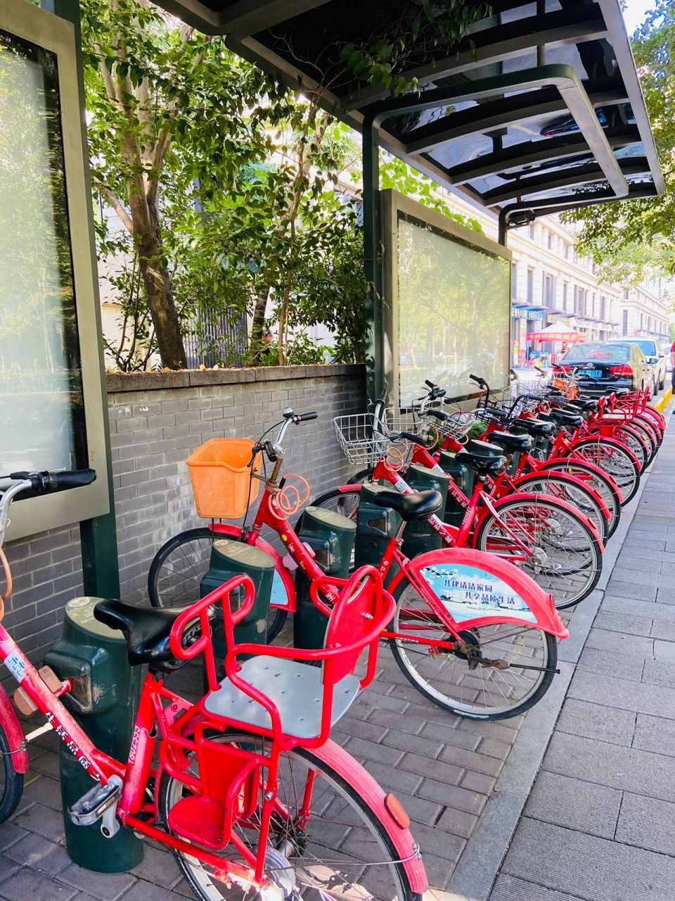 杭州免费小红车,最佳共享单车! 最近天气很舒服,非常适合骑行!