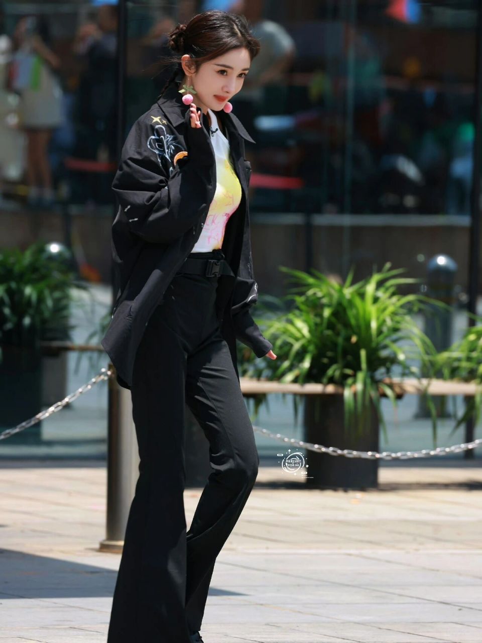 杨幂这大长腿这身材,慕了!