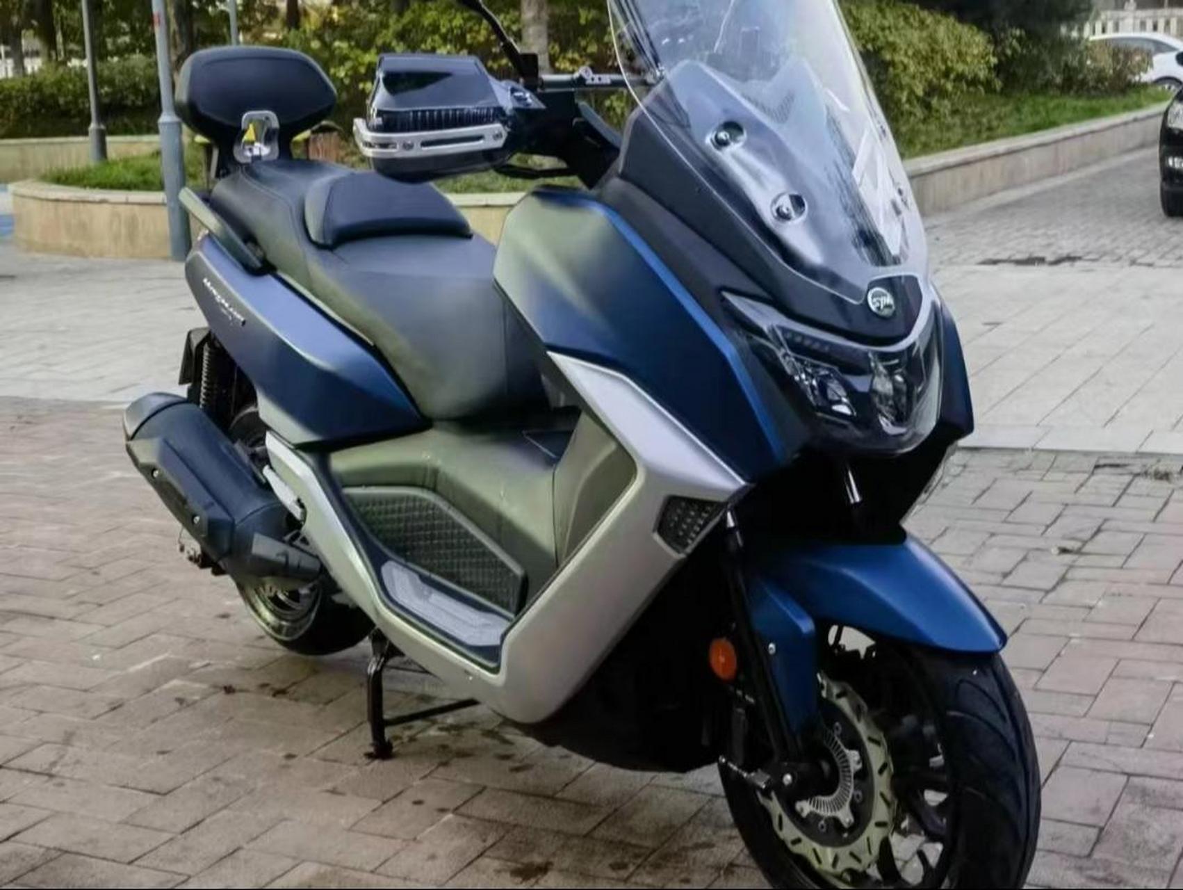 2021年三阳大贸迈森400,7500公里,精品车况,坐桶能放两个头盔