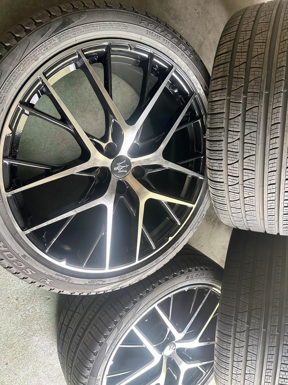 21寸玛莎拉蒂新款莱万特原厂拆车轮毂.