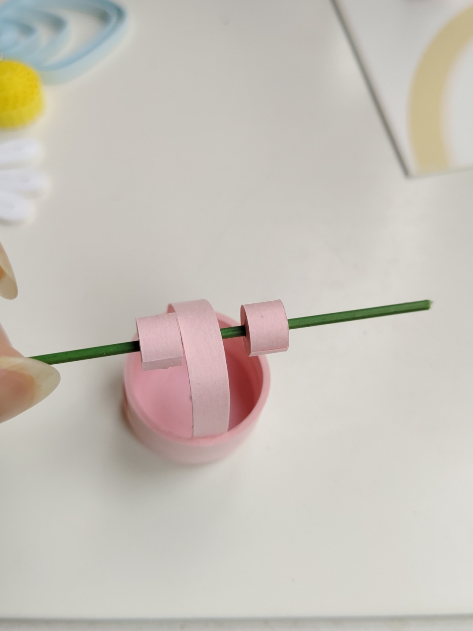 衍纸摩天轮图解教程:小伙伴们教程安排了 其实每个部分都不是特别难