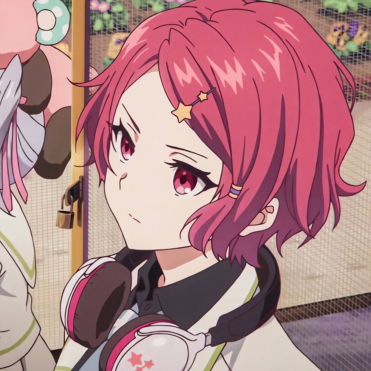 戴耳机的女孩 动漫自截