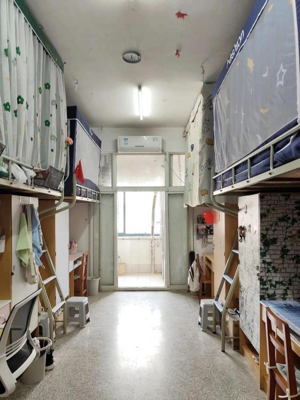 湖北经济学院寝室 宿舍分布在东西两区.