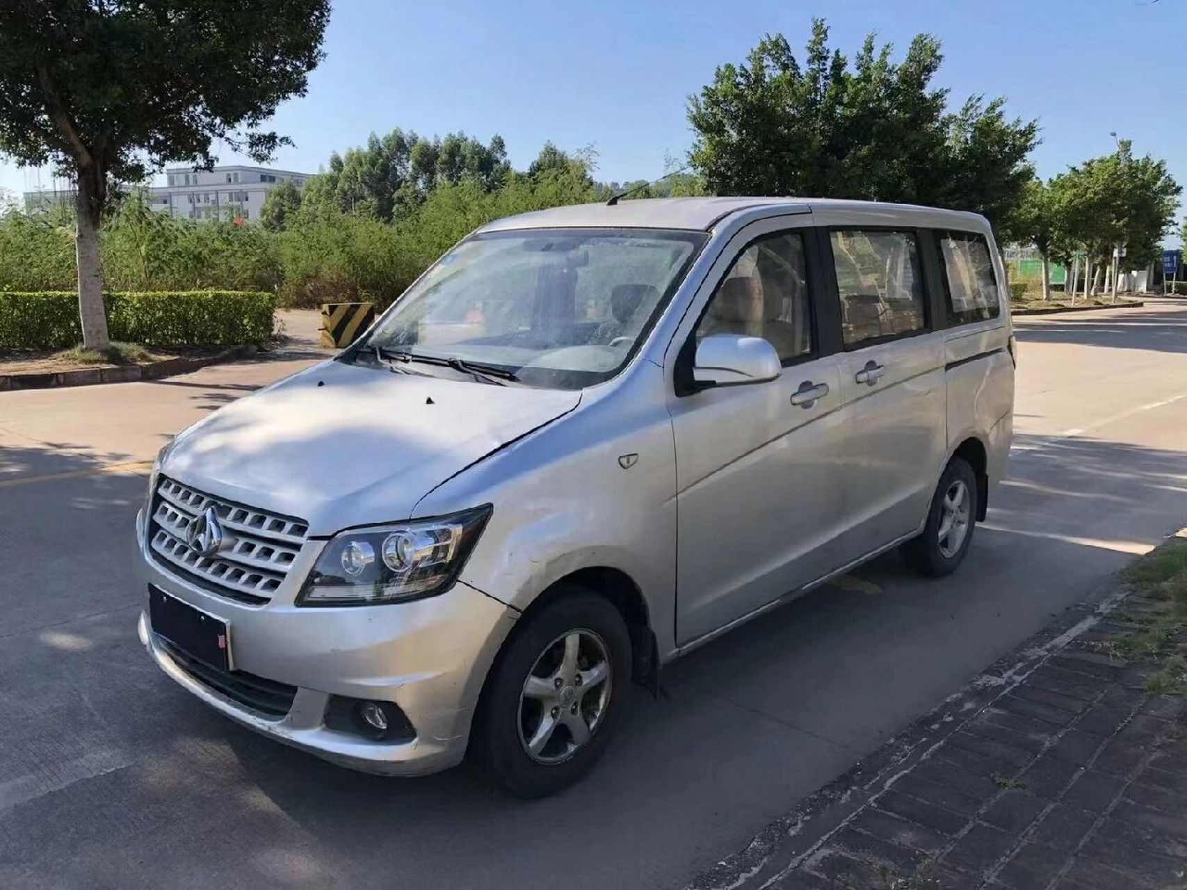 2012年长安欧诺面包车 7座 排量1.