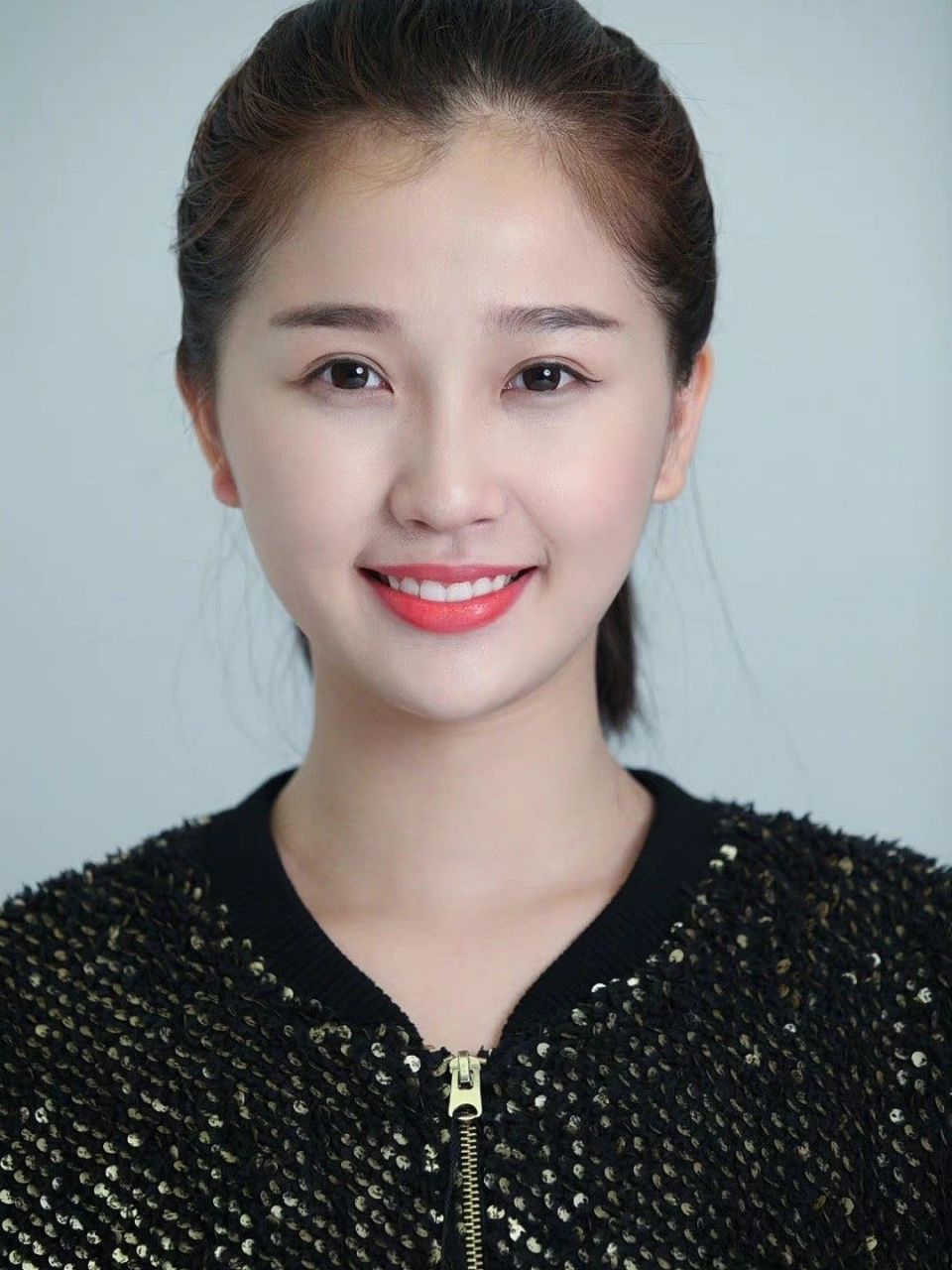 9596赵露思,周也,虞书欣,田曦薇,证件照!