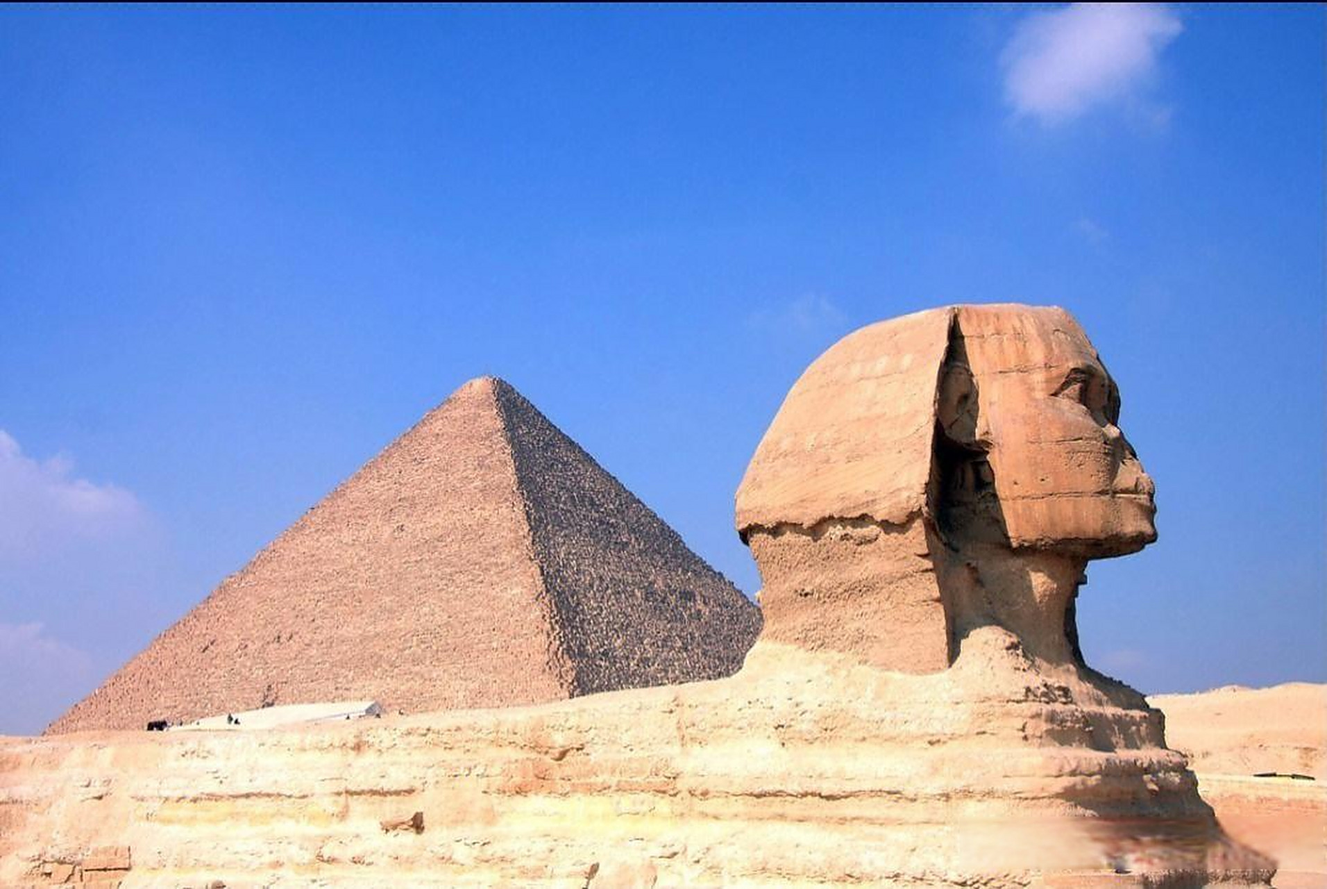 古代世界七大奇迹之一,世界最大的金字塔——胡夫金字塔  埃及金字塔