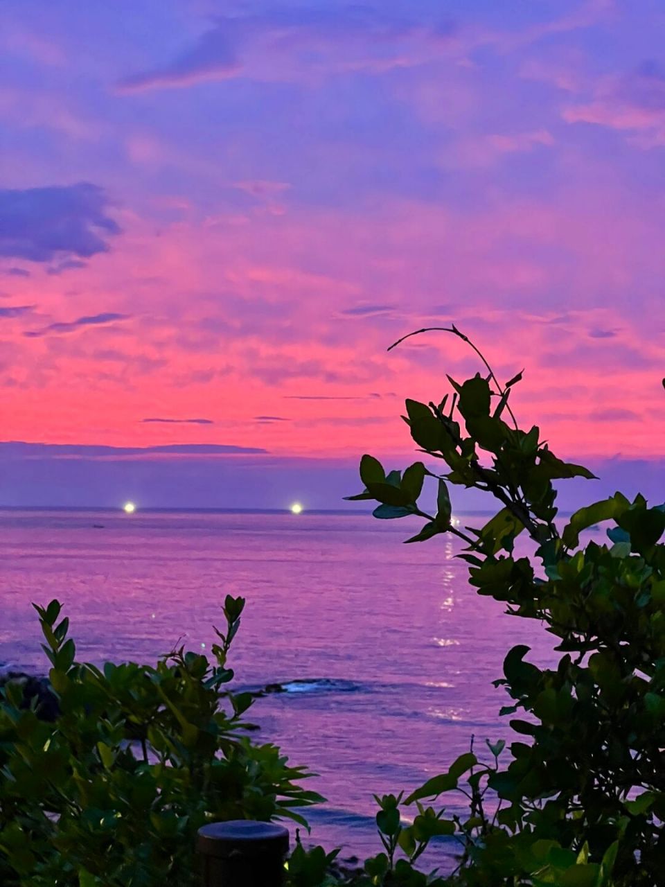 火烧云日落 浓郁日烈的粉紫色 好浪漫… #落日晚霞# #日落# #济州岛