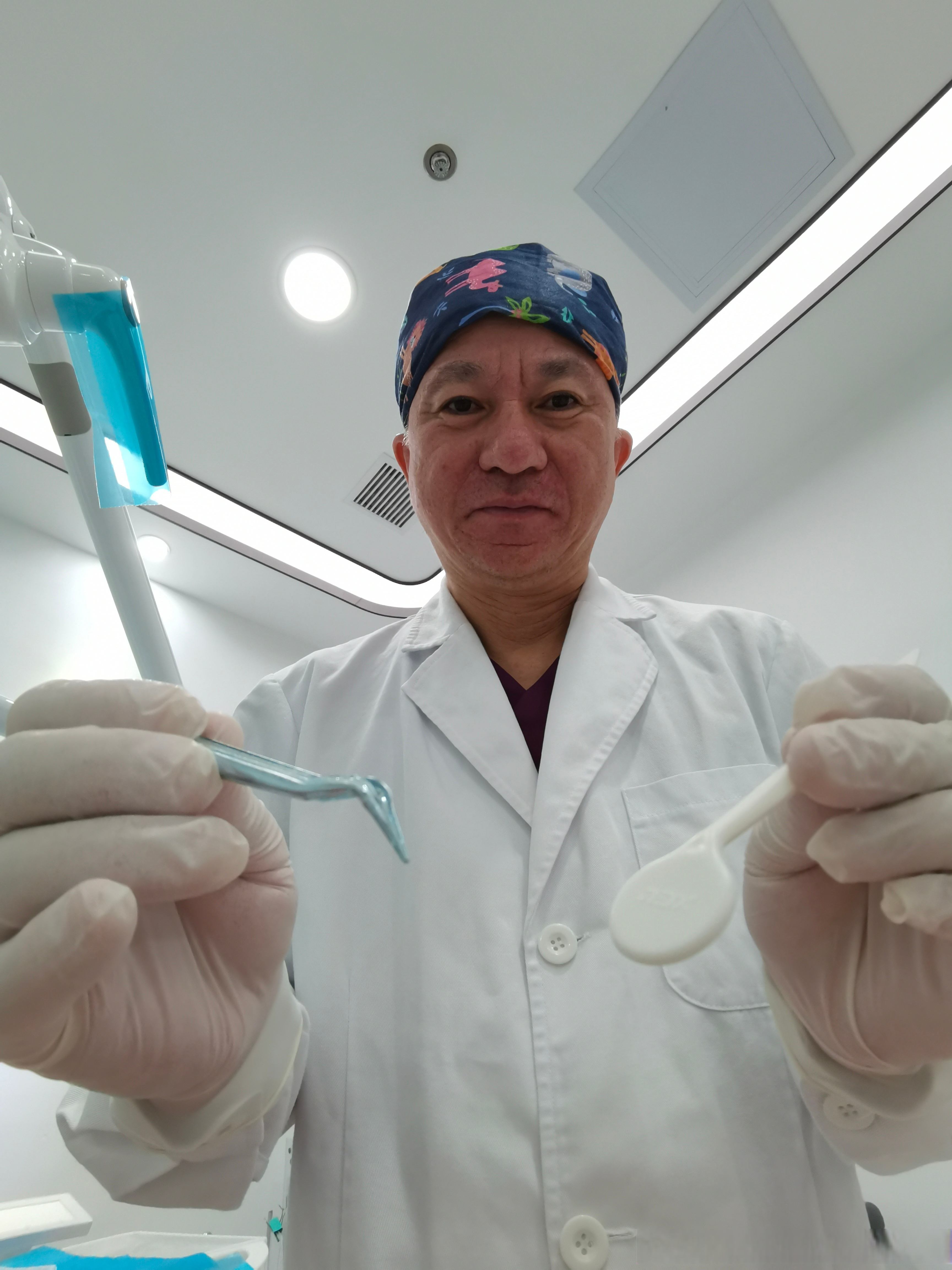 医生图片郑州大夫牙科医生写牙齿位置图洗牙吸锤管是一次性的吗补牙去