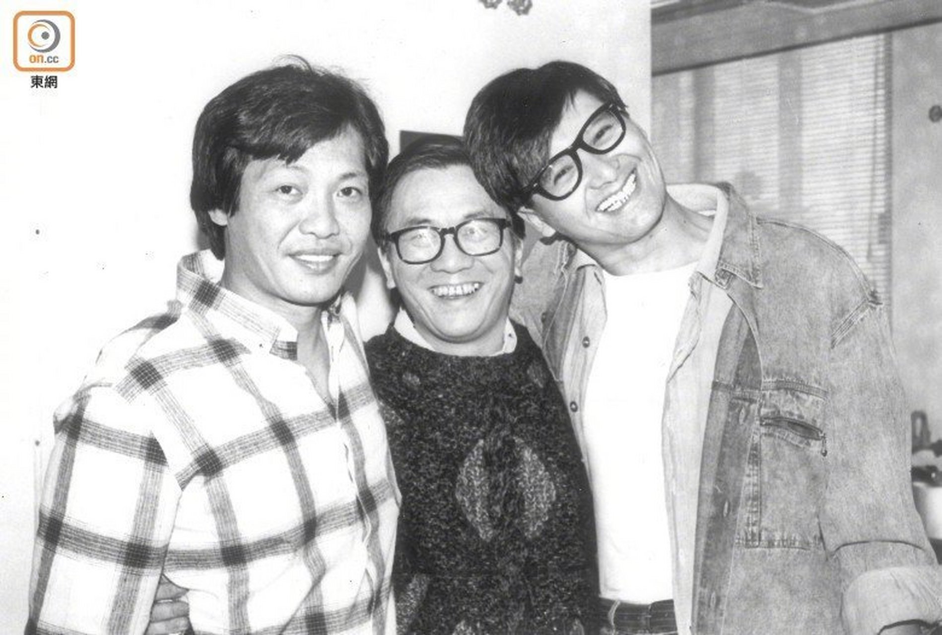 王钟去世# 据港媒报道,香港资深演员王钟因病去世,享年74岁.