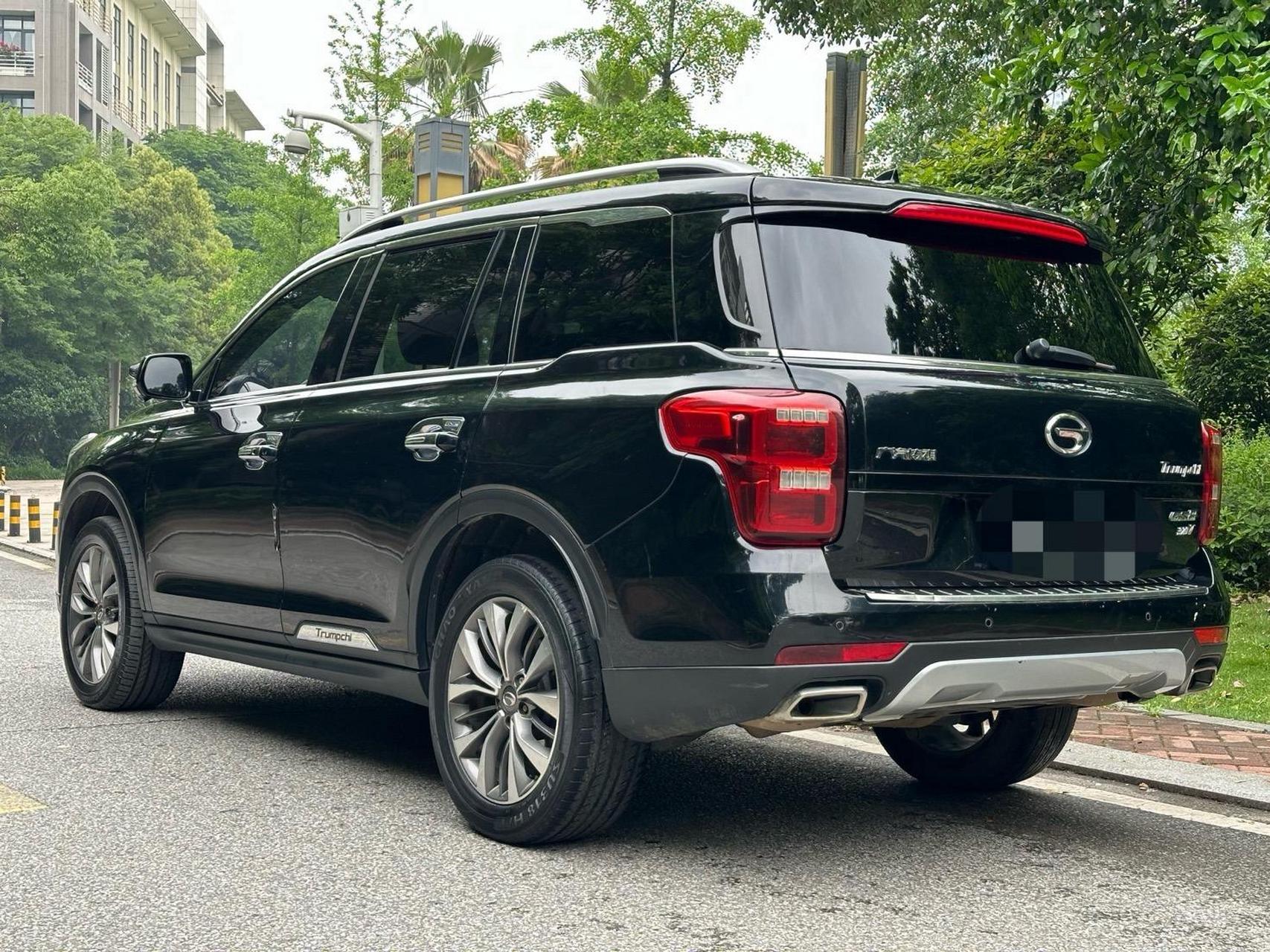 新货上架2017款广汽传祺gs8  320t 两驱豪华智联版,上牌时间2017年11