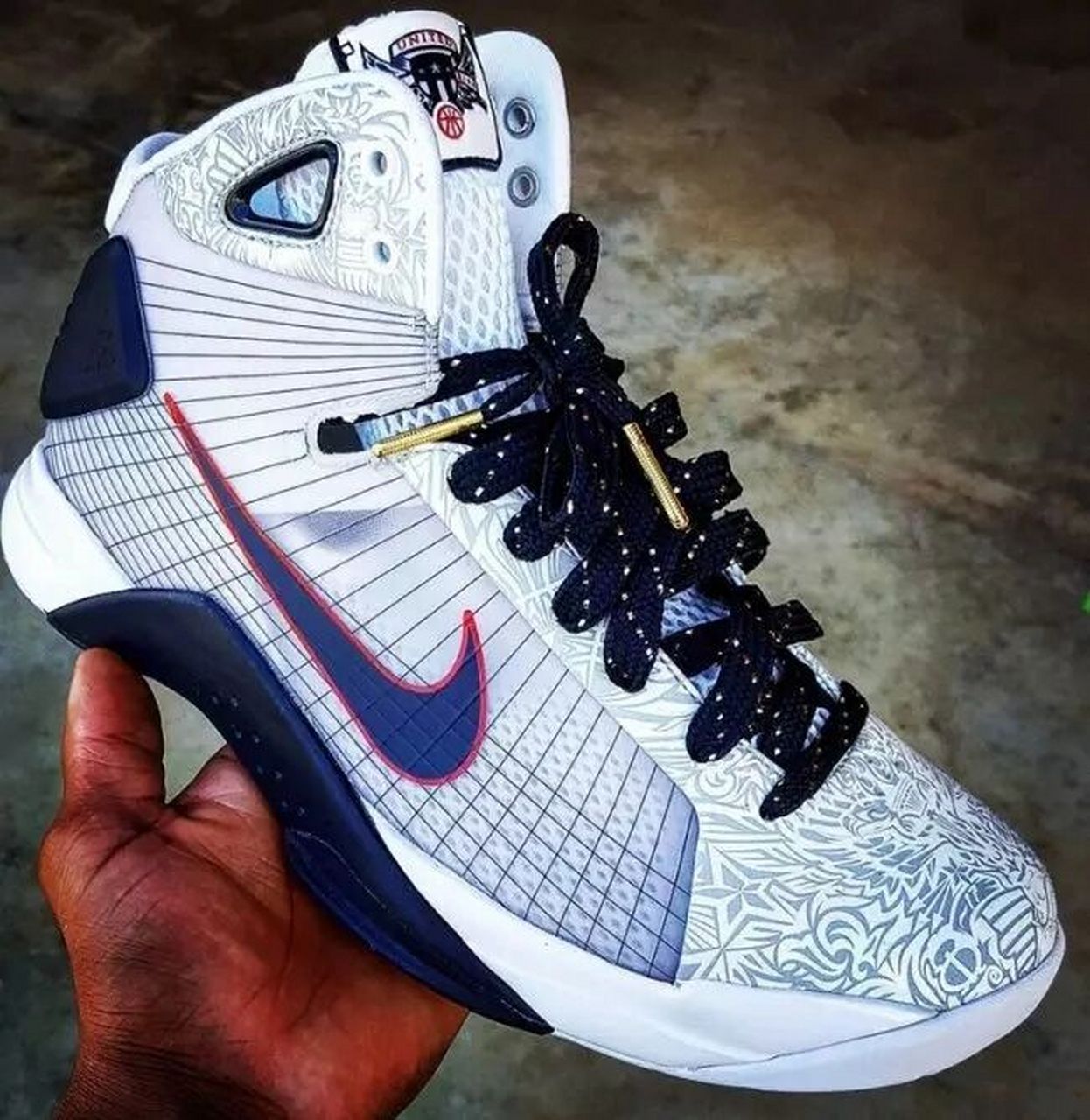 nike hyperdunk 08 supreme "大蛇" 作为开创 hyperdunk 实战性能系列