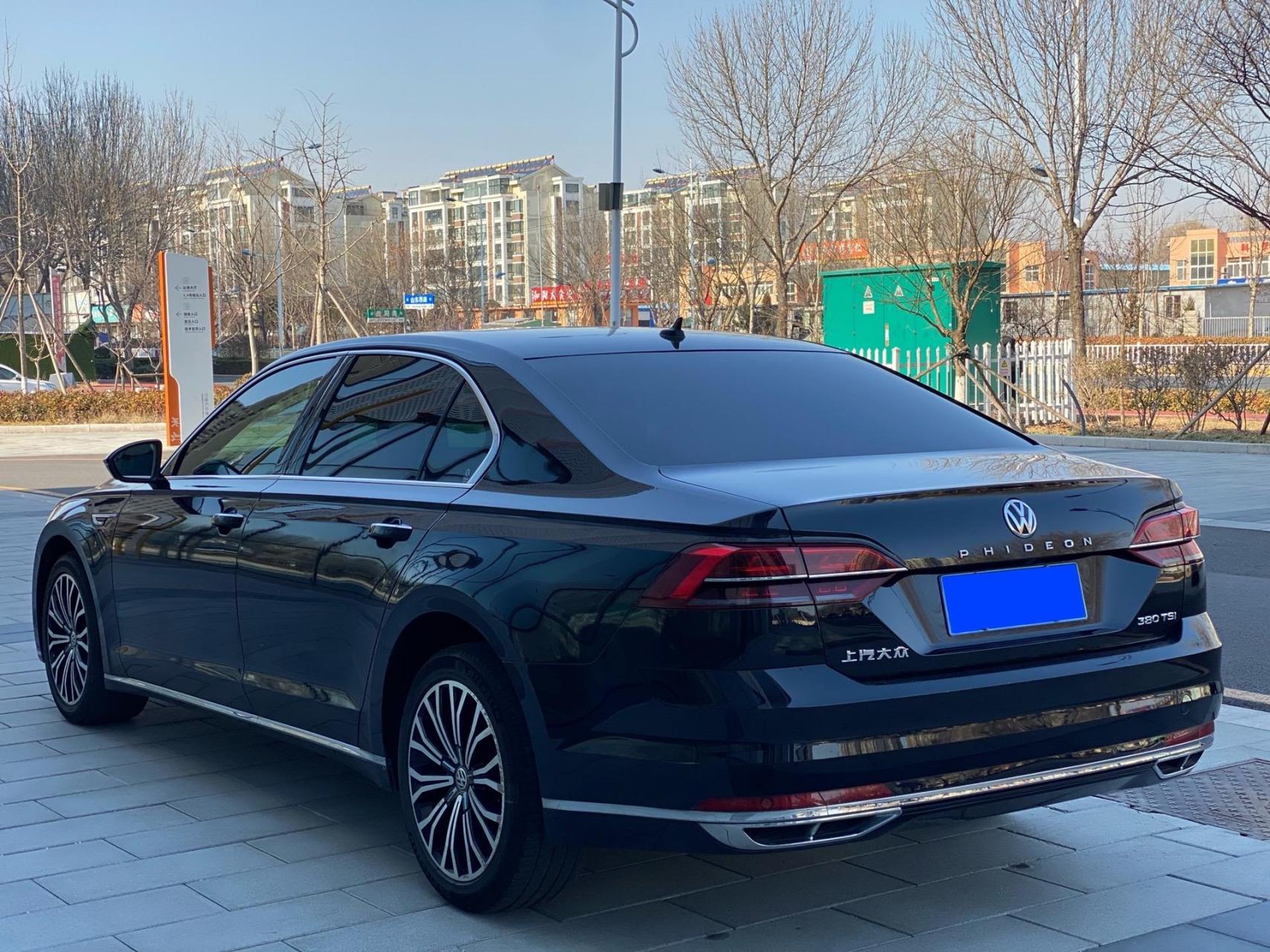 新到18款大众辉昂380商务版 17年底上牌 指导价34万那款 个人一手车