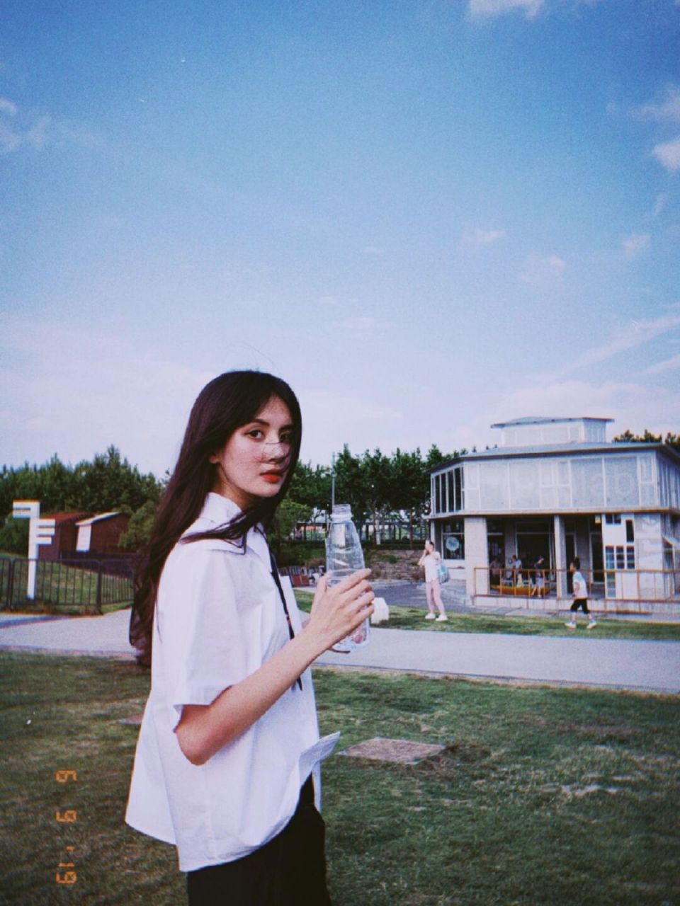 王思聪97年的前女友甜仇晒视频官宣产子 网红甜仇本名仇琳琳 1997年12