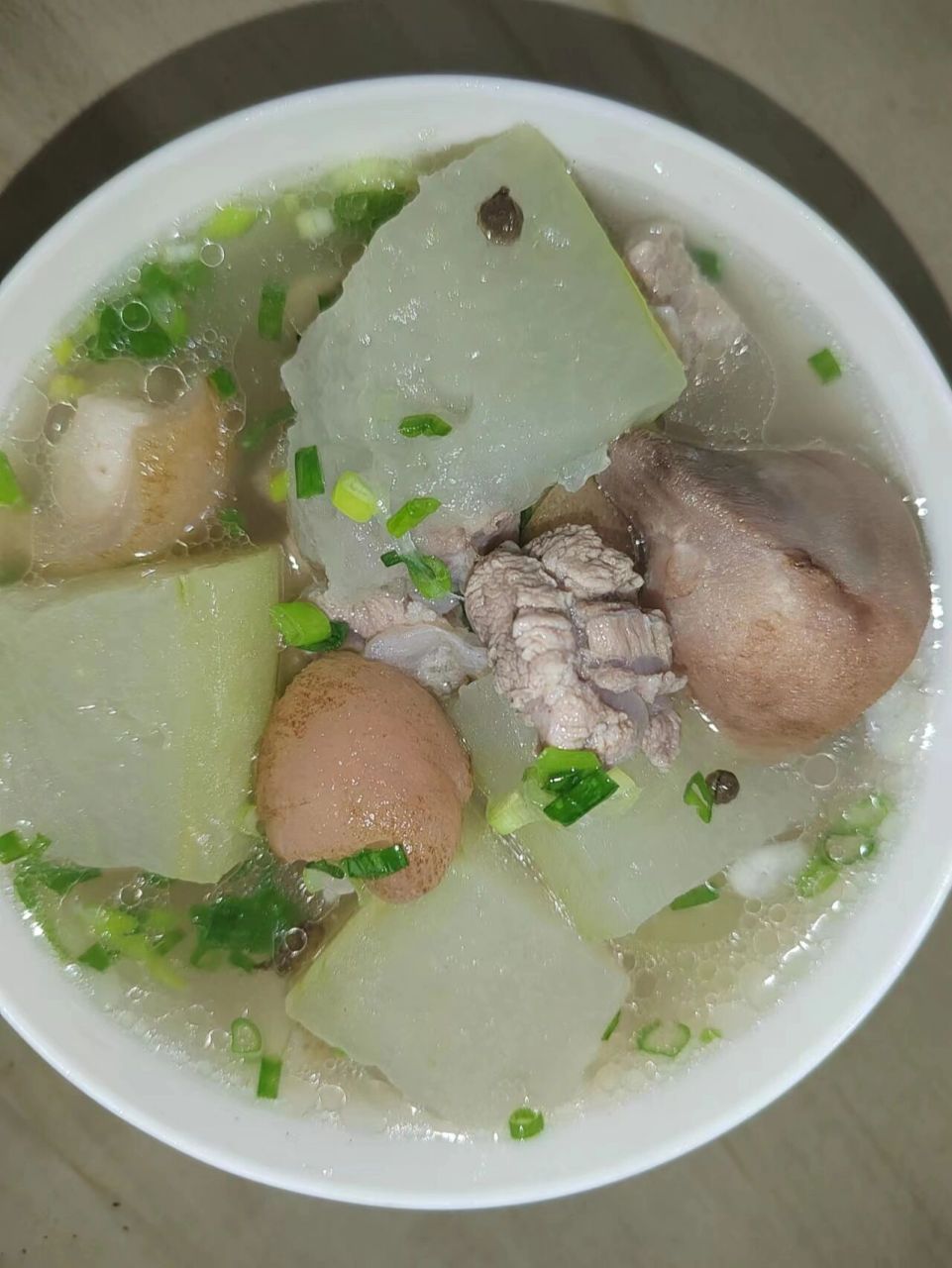 美容养颜的冬瓜炖猪蹄 解封后在家吃的第一顿 那当然得好好的补补 吃