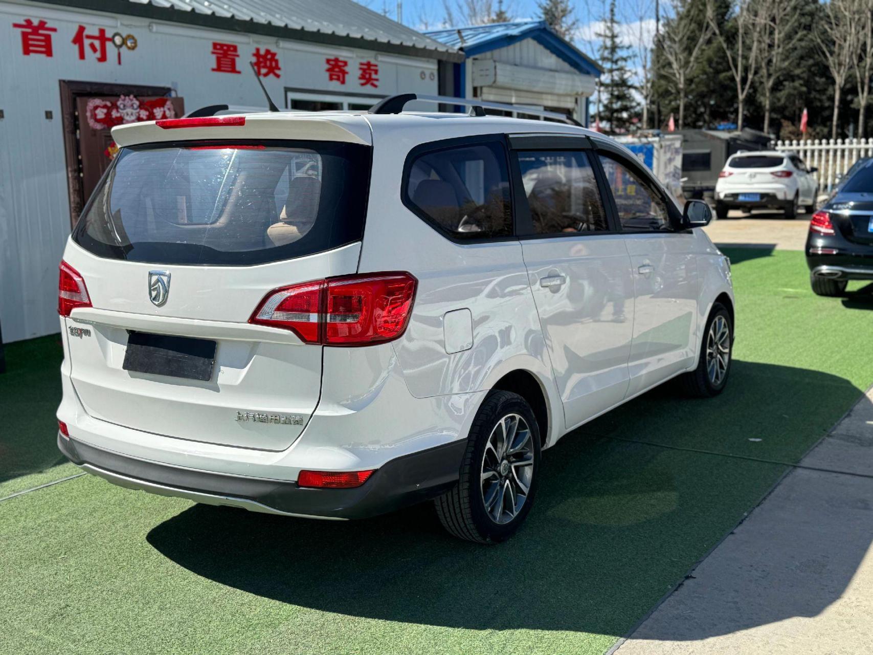 732019年宝骏730手动1.