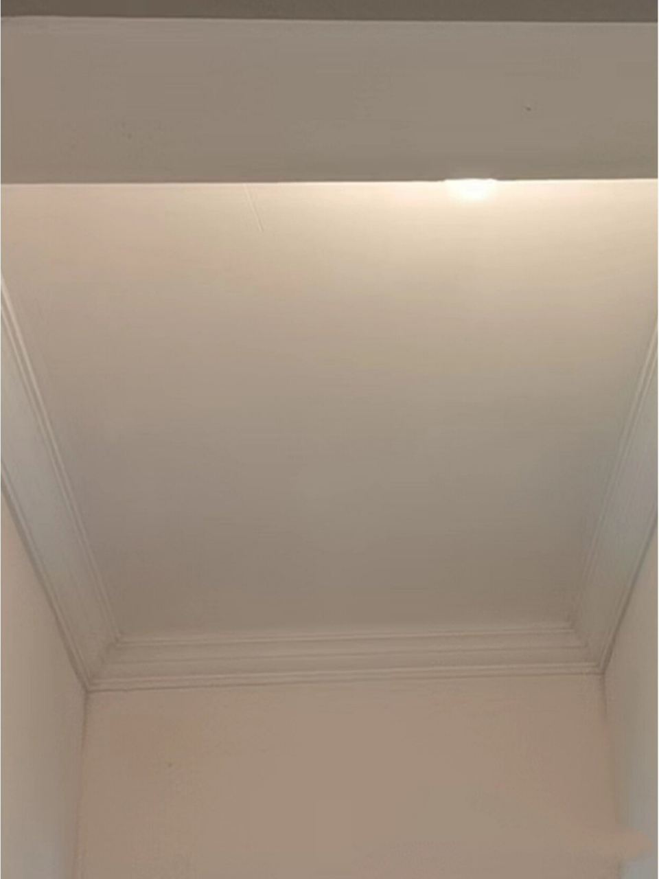 成都双层石膏线条吊顶效果实拍 这款是11公分的双层石膏线现场安装