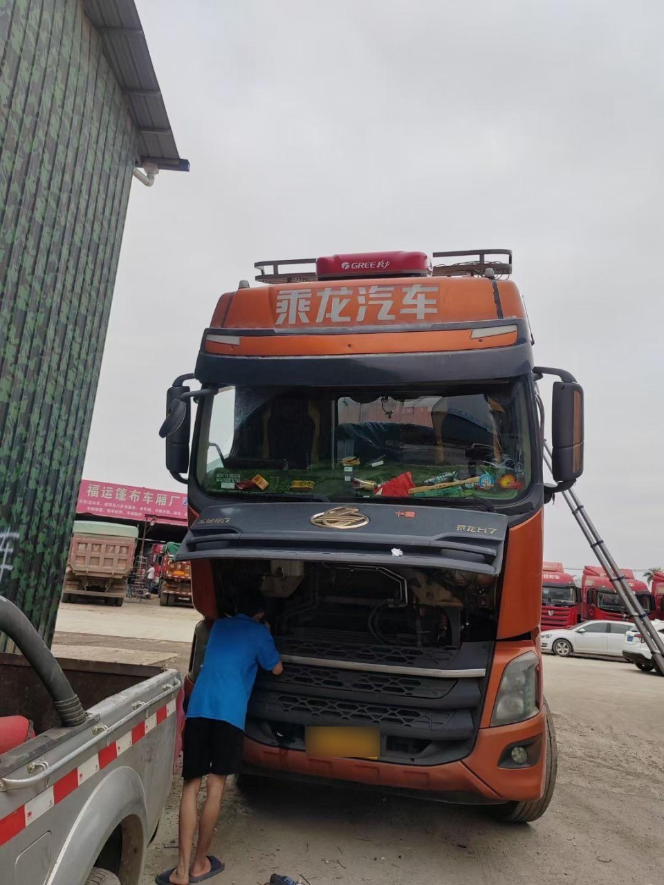 格力驻车空调上车  乘龙h7