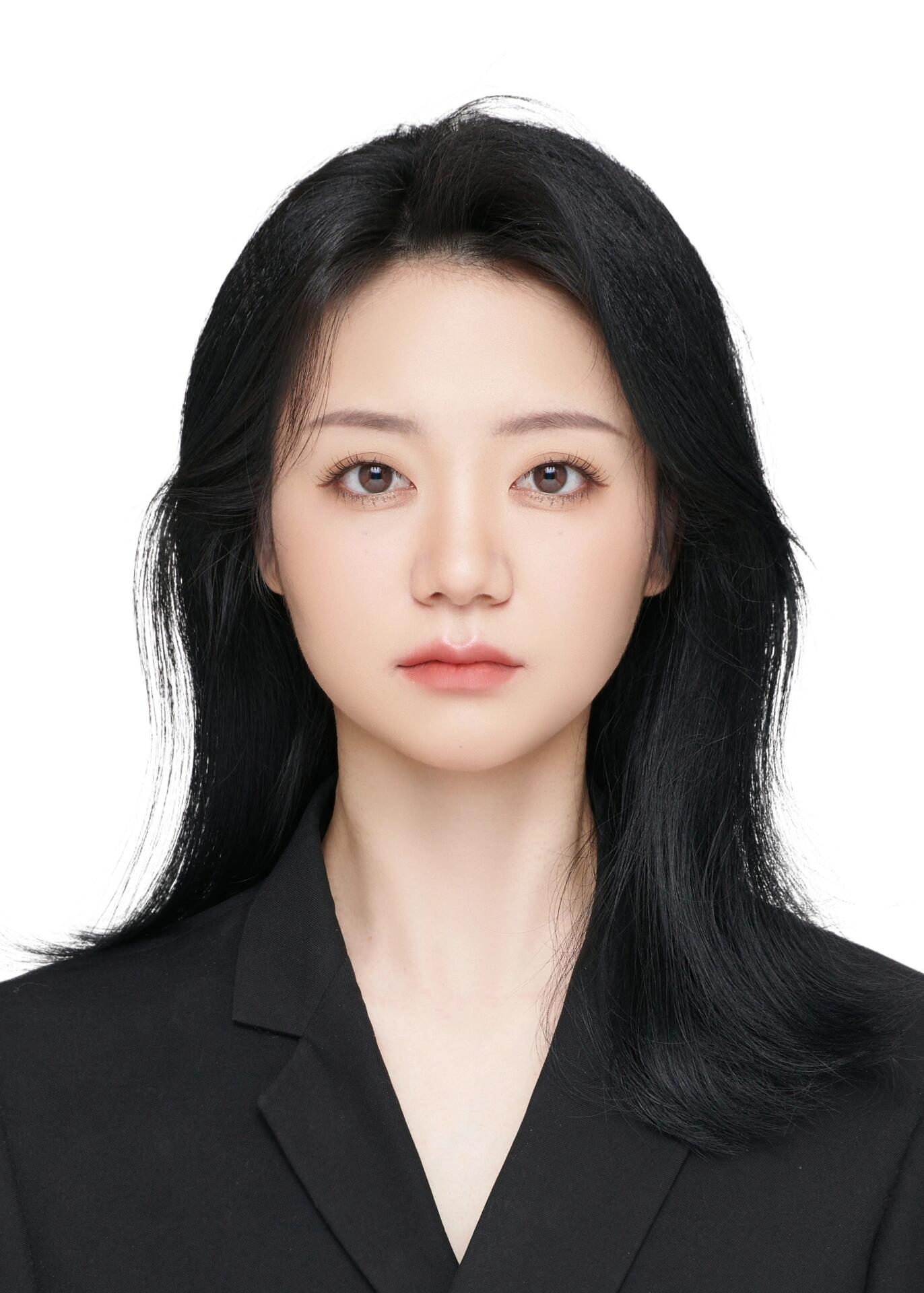 海马体照相馆证件照:妆前～妆后～修好后 朋友说不像本人