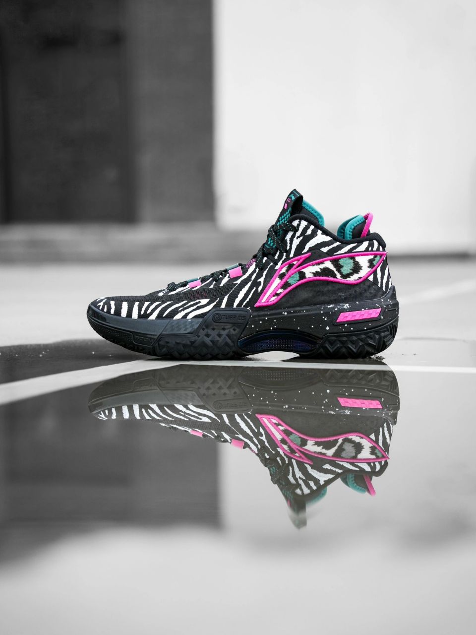 tuff os外底全面上包,前后42 全掌lightfoamplus,这波桀骜怎么评?