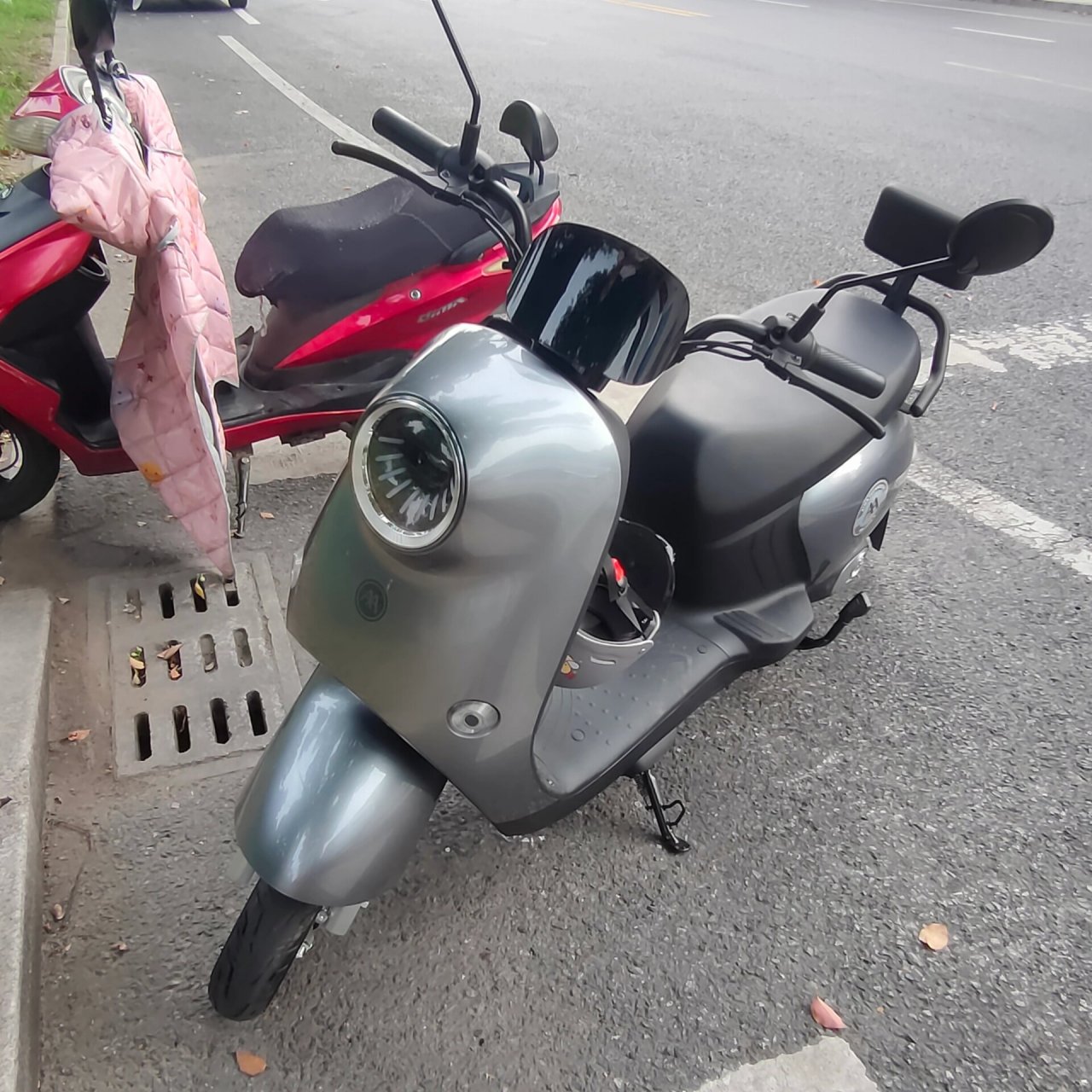 买了爱玛电动车和电瓶车保险 买了新电瓶车车第一件事情就是上保险